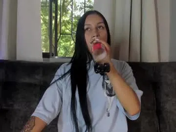 MartinaSimeone – webcam model profile photo Image 7