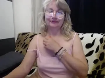 blond_woman Image 11