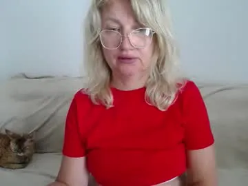 blond_woman Image 15