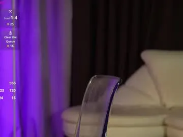 Yasmina – webcam model profile photo Image 10