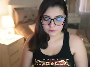 NoraTello – webcam model profile photo Image 5