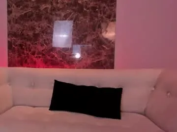 YingBao – webcam model profile photo Image 18