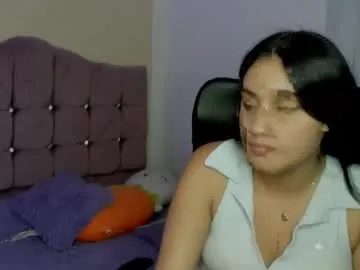 HillaryLewis – webcam model profile photo Image 3