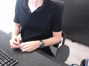 pinkadele – webcam model profile photo Image 3