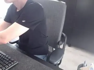 pinkadele – webcam model profile photo Image 5