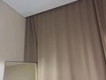 ChanelFoxi – webcam model profile photo Image 9