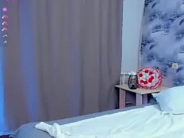 CarolineTenders – webcam model profile photo Image 8