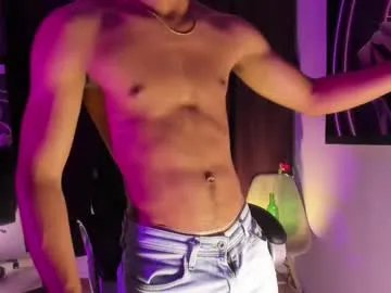 alexwos – webcam model profile photo Image 6