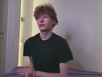 curlytwinkboy – webcam model profile photo Image 2