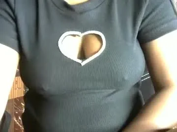 Kendall – webcam model profile photo Image 3