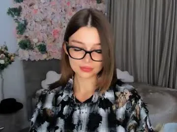 SilviaNoire – webcam model profile photo Image 5