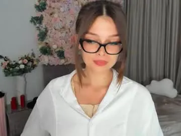 SilviaNoire – webcam model profile photo Image 6