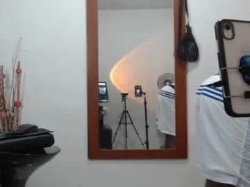 pizza_biceps – webcam model profile photo Image 7