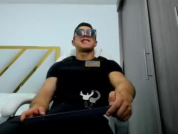 garret_alvin_ – webcam model profile photo Image 10