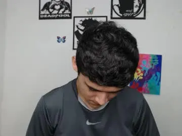 pinkadele – webcam model profile photo Image 4