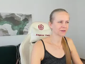 LillyCopper – webcam model profile photo Image 8