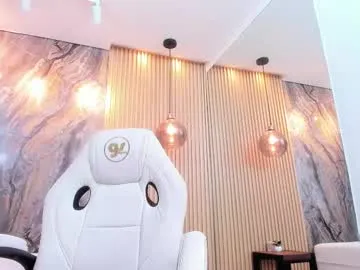 MiaDeliz – webcam model profile photo Image 17