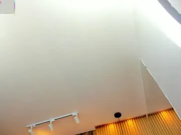 MiaDeliz – webcam model profile photo Image 6