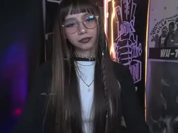 elle_uwu Image 18