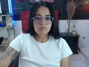 emily_bazan – webcam model profile photo