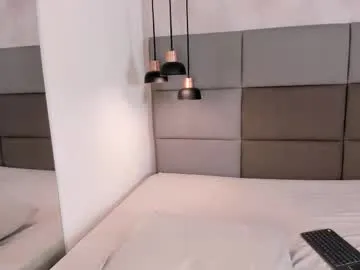 BellaLeen – webcam model profile photo Image 7