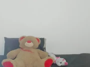 NikolJhones – webcam model profile photo Image 12