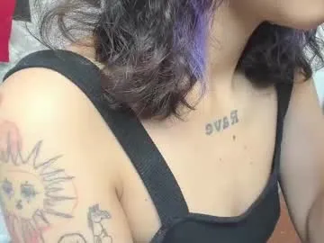 LolyMenson – webcam model profile photo Image 10