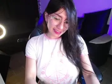 eveelyn_20 Image 2