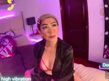 petites_perles – webcam model profile photo Image 9