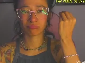 LauraRiccoo – webcam model profile photo Image 11