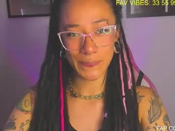 LauraRiccoo – webcam model profile photo Image 12