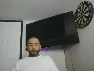 bright_diamonds_054 – webcam model profile photo Image 12