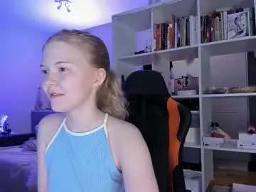 playussoftly – webcam model profile photo Image 17