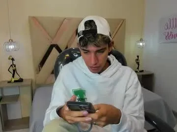 sexy_hot_friends_ – webcam model profile photo Image 10