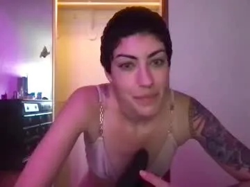 AlanaPearce – webcam model profile photo Image 2