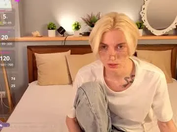 aplant_ – webcam model profile photo Image 9