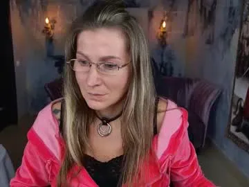 SerenaReed – webcam model profile photo Image 12