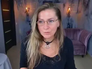 SerenaReed – webcam model profile photo Image 14