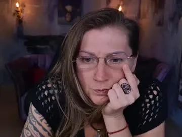 SerenaReed – webcam model profile photo Image 4