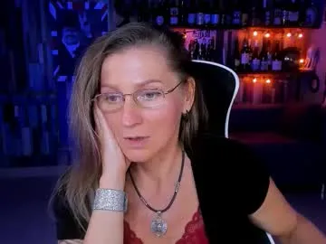 SerenaReed – webcam model profile photo Image 8