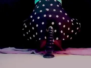 bright_diamonds_054 – webcam model profile photo Image 15