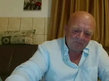 bryam_hot – webcam model profile photo Image 3