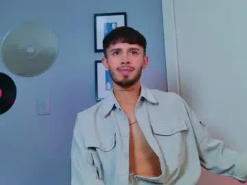 lucacharm – webcam model profile photo Image 14