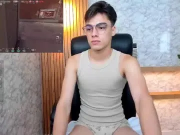 maxkaiden – webcam model profile photo Image 10