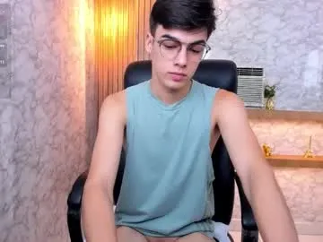 maxkaiden – webcam model profile photo Image 13