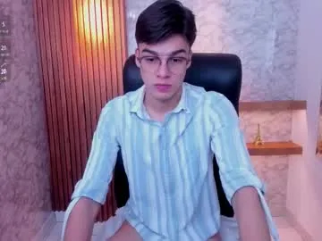 maxkaiden – webcam model profile photo Image 16