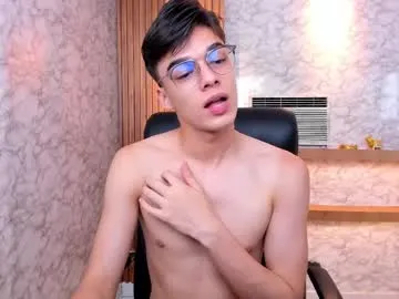 maxkaiden – webcam model profile photo Image 4