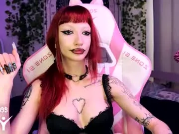 Jennifer – webcam model profile photo Image 17