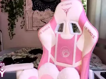 Jennifer – webcam model profile photo Image 18