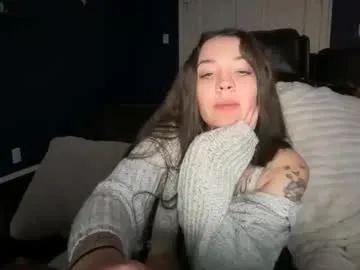 JulieLuLu – webcam model profile photo Image 2